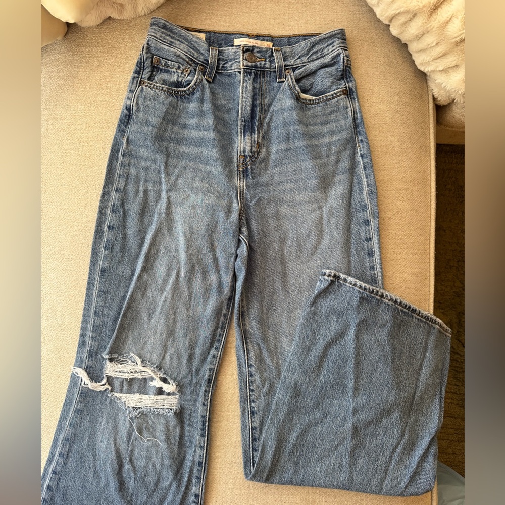 Levi's High-Rise Distressed Light Blue Jeans